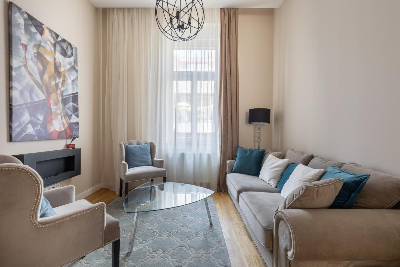 Lovely 2-Bedroom Apartment At The Vaci Street Budapeste Exterior foto